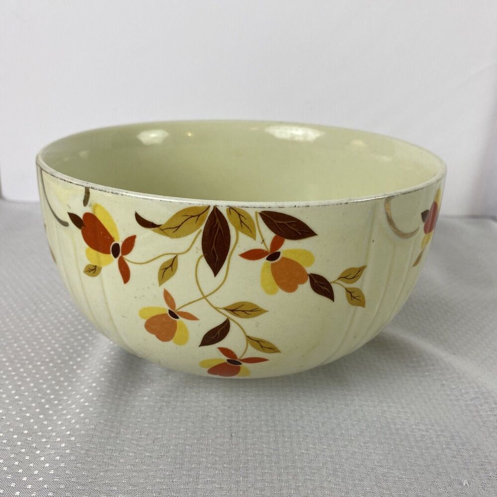 Vintage Halls Superior Quality Kitchenware Jewel Tea Autumn Leaf Bowl